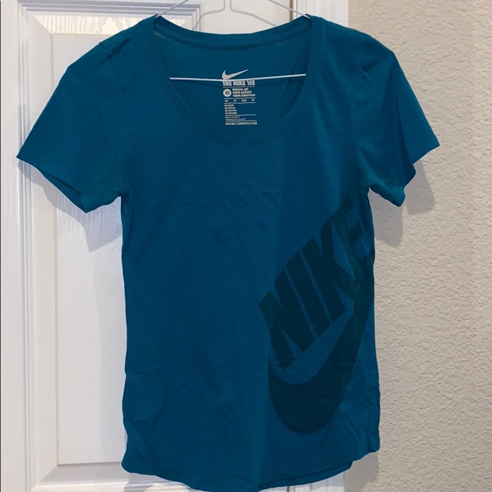 xs nike tshirt